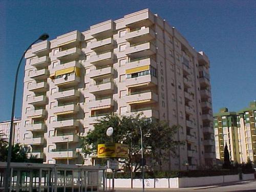 Apartamento -
                        Playa De Gandia -
                        3 dormitorios -
                        7 ocupantes